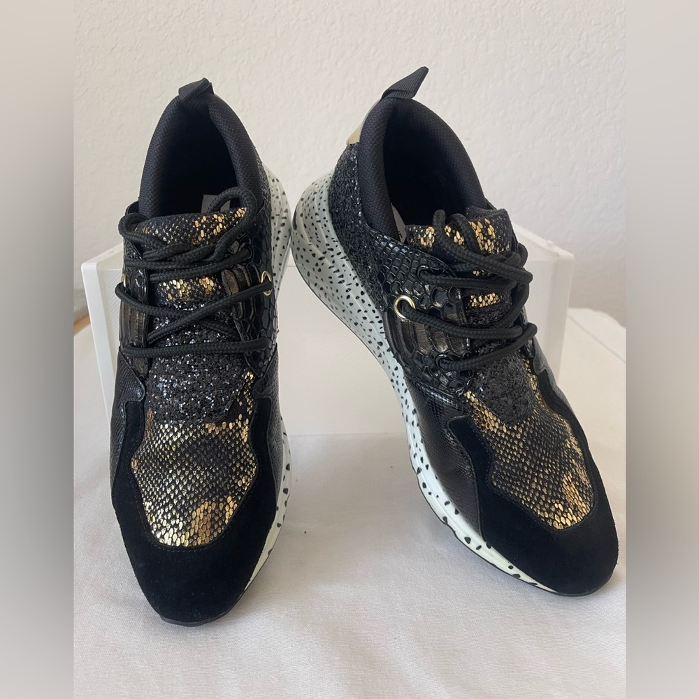 Steve Madden Cliff Black/Snake Gold Round-Toe Platform Chunky Sneakers Size 9M